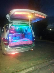 662697246: Chica busca chico en Sevilla