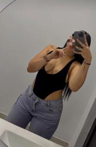 672886635: Chica busca chico en Navarra