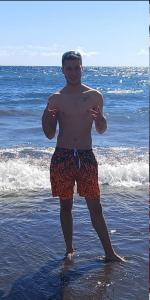 613804021: Chico busca chica en Barcelona