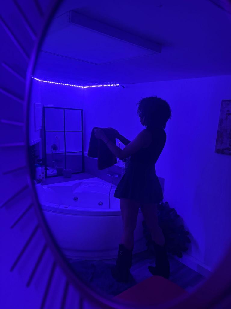 604270449: Chica busca chico en Madrid