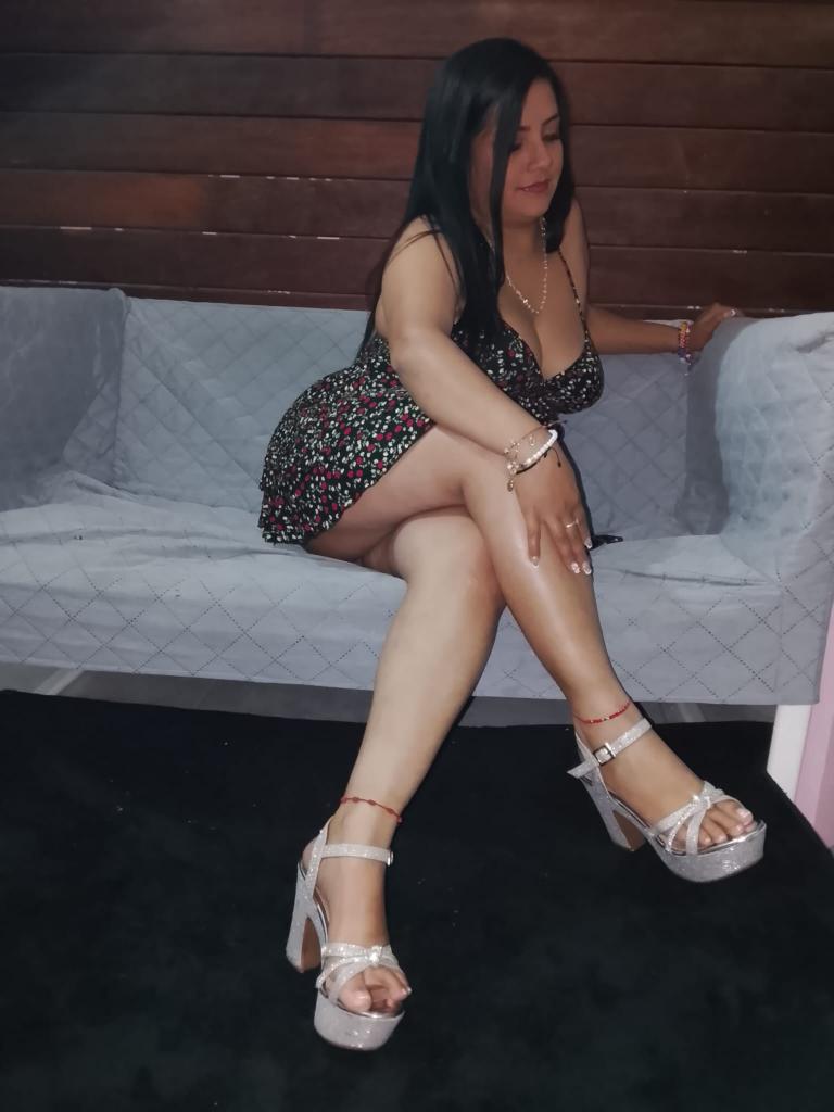 665443827: Chica busca chico en Madrid
