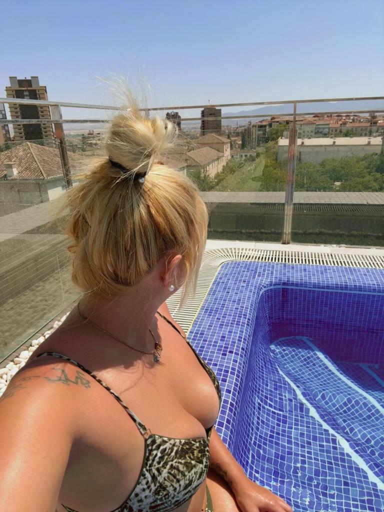 611380978: Chica busca chico en Badajoz