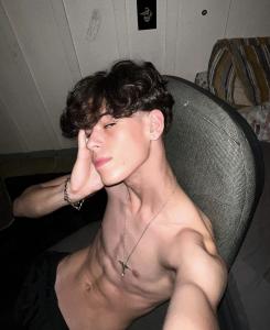 654855840: Chico busca chica en Barcelona