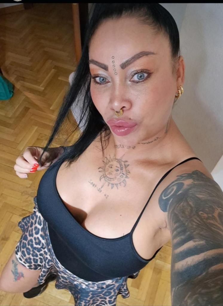 613902821: Chica busca chico en Barcelona