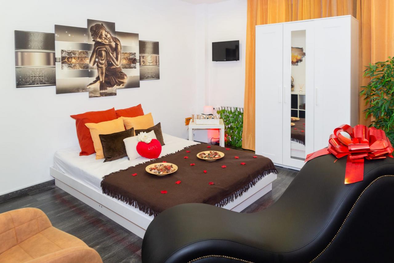 607264651: Chica busca chico en Barcelona