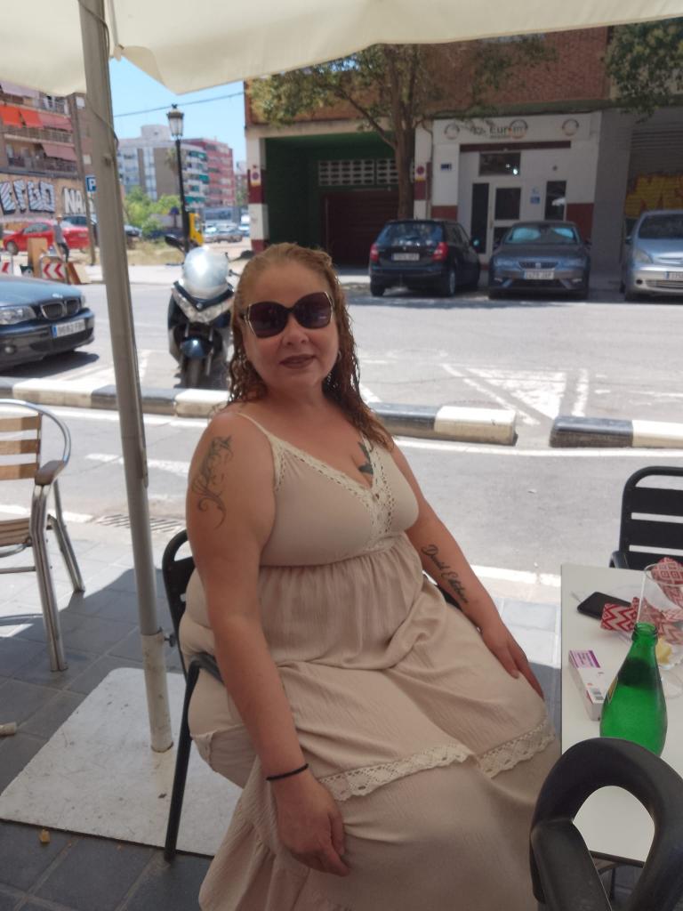 612279325: Chica busca chico en Valencia