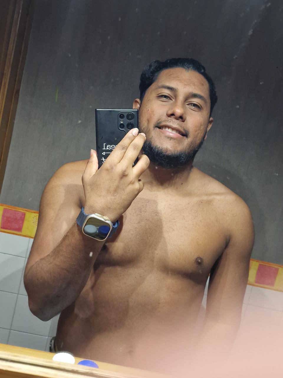 614249986: Chico busca chica en Pontevedra