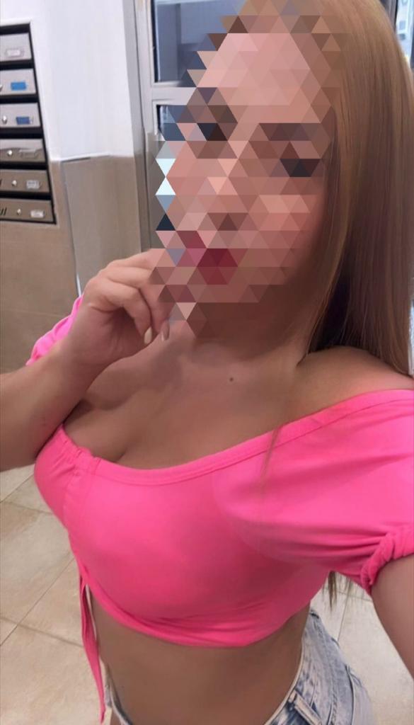 623291269: Chica busca chico en Barcelona