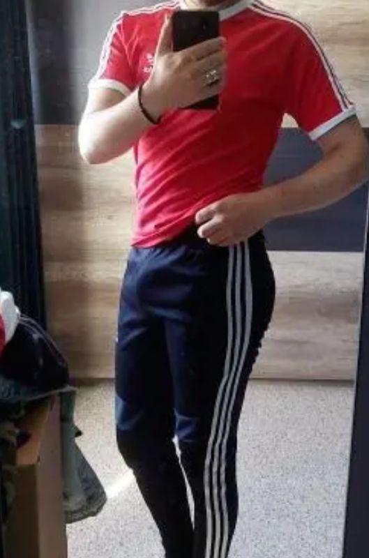 Chico busca chica en Sevilla: 