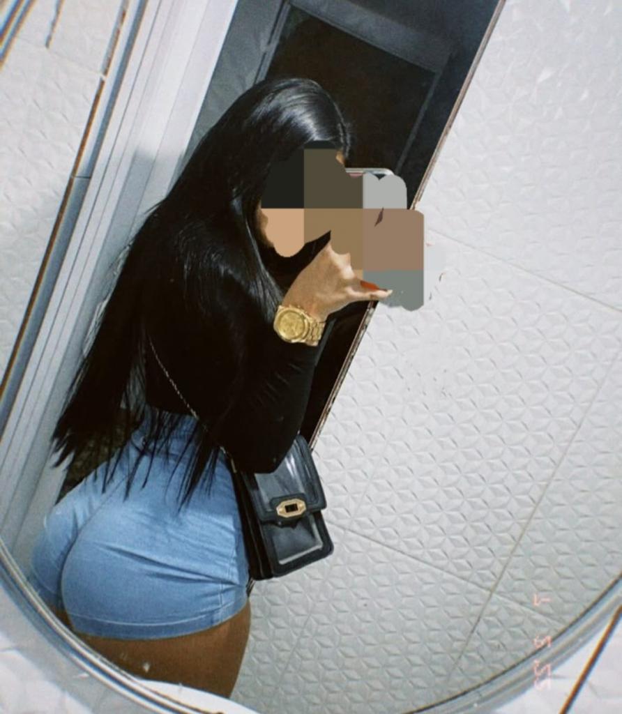 Chica busca chico en Almería: Chica busca chico