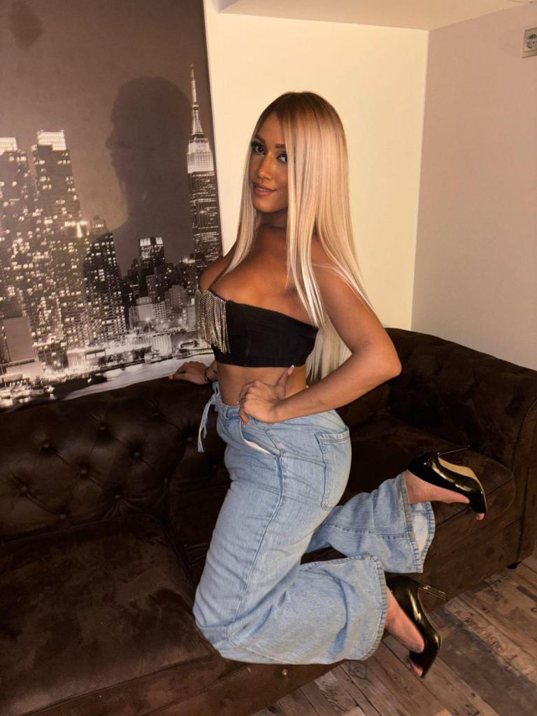 654788770: Travesti en Gerona