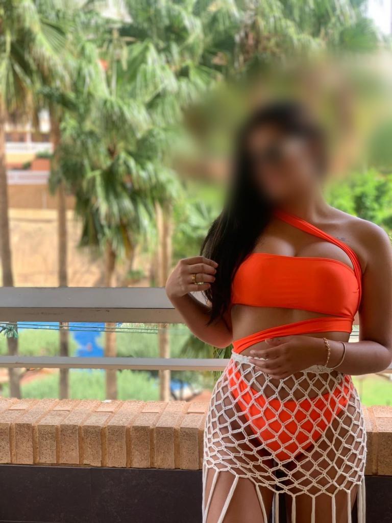 Chica busca chico en Granada: Chica busca chico