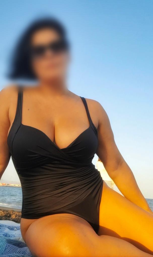 613507175: Chica busca chico en Sevilla