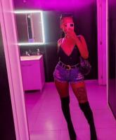 697754743: Chica busca chico en Almería