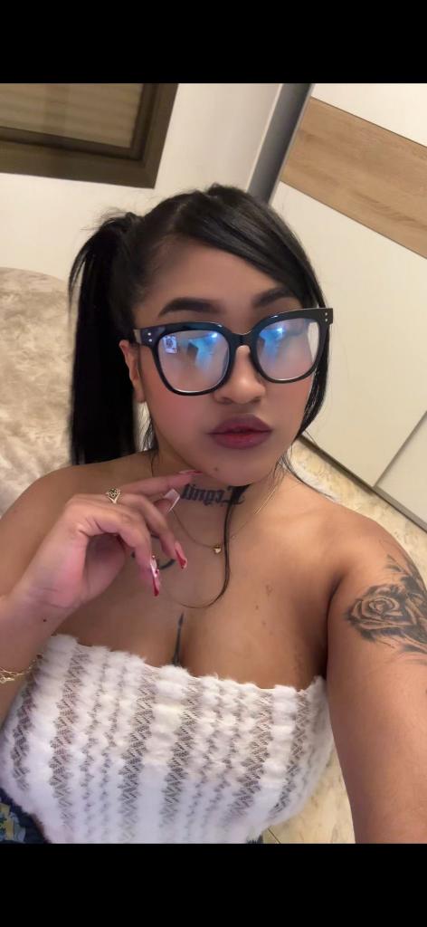 Chica busca chico en Granada: Chica busca chico