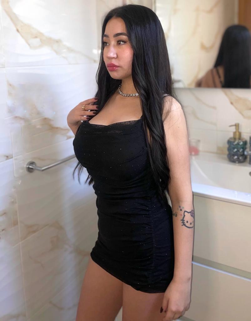 628429961: Chica busca chico en Barcelona