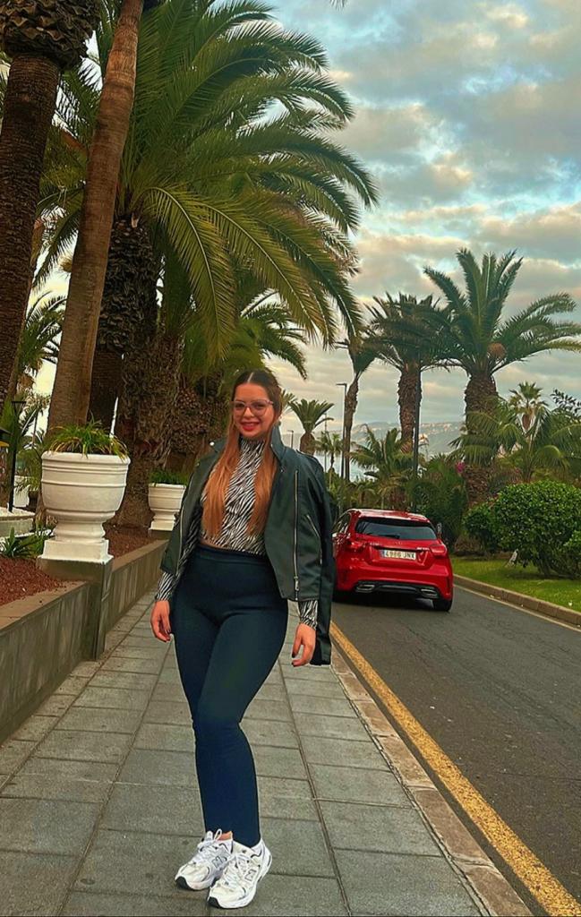 Chica busca chico en Tenerife: 