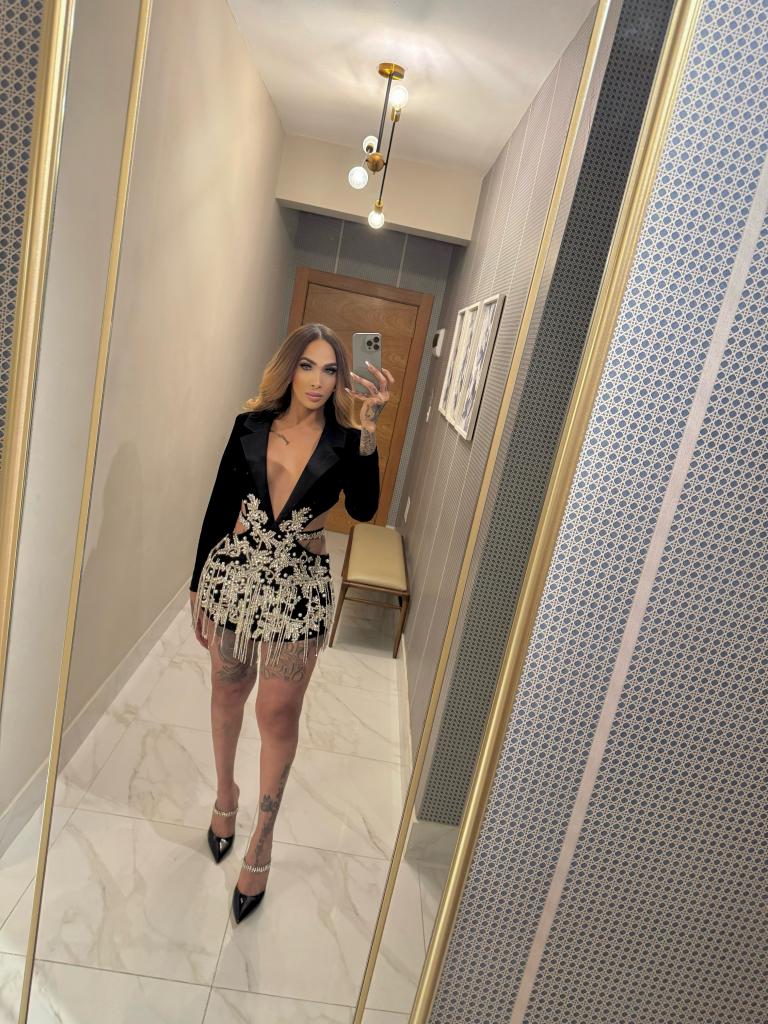 670543491: Transexual en Barcelona