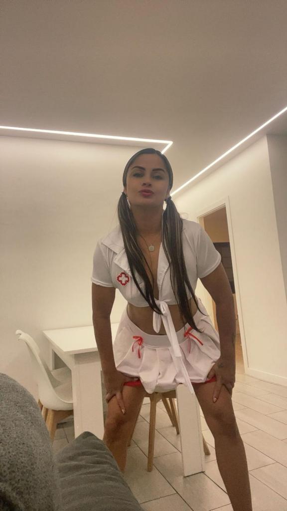 Chica busca chico en Tenerife: 