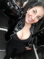663048571: Chica busca chico en Madrid