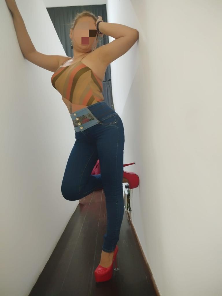 611240839: Chica busca chico en Cuenca