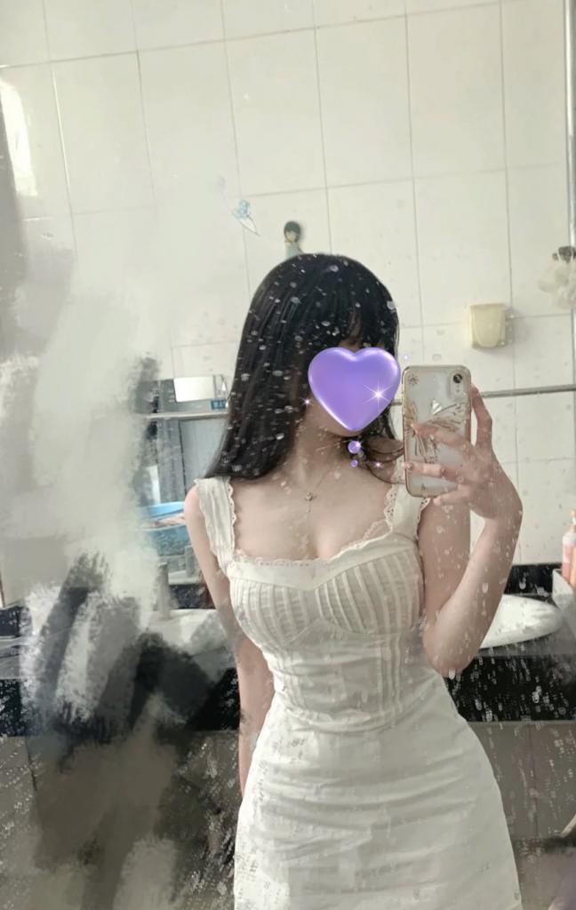 670756779: Chica busca chico en Barcelona