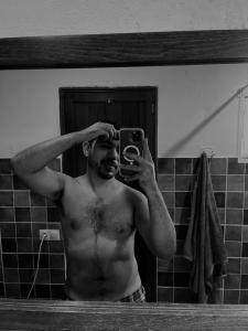 663523151: Chico busca chica en Madrid