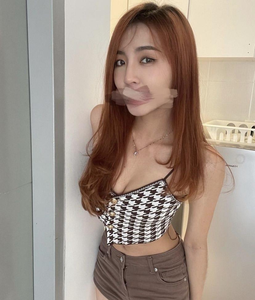 614776939: Chica busca chico en Barcelona