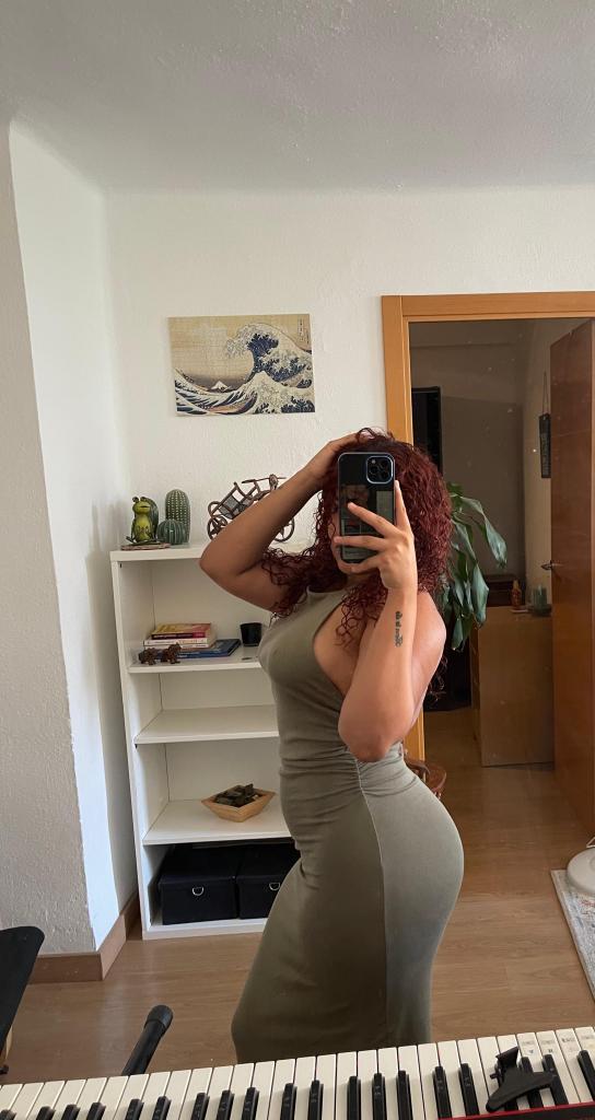 611242234: Chica busca chico en Madrid