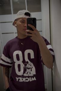 698461472: Chico busca chica en Barcelona