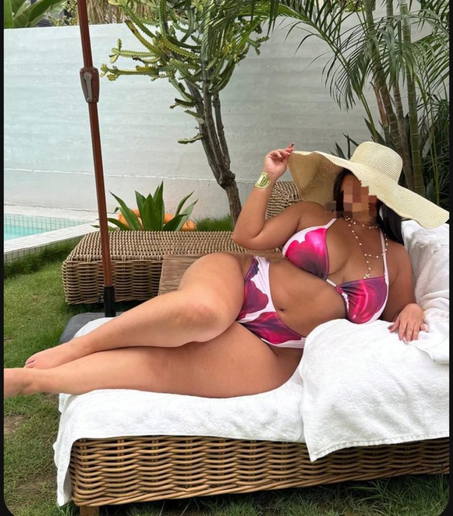 Chica busca chico en Almería: 