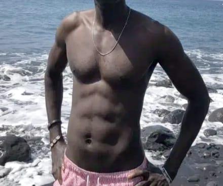 Chico busca chica en Ibiza: 