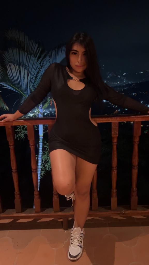 647261567: Chica busca chico en Ibiza