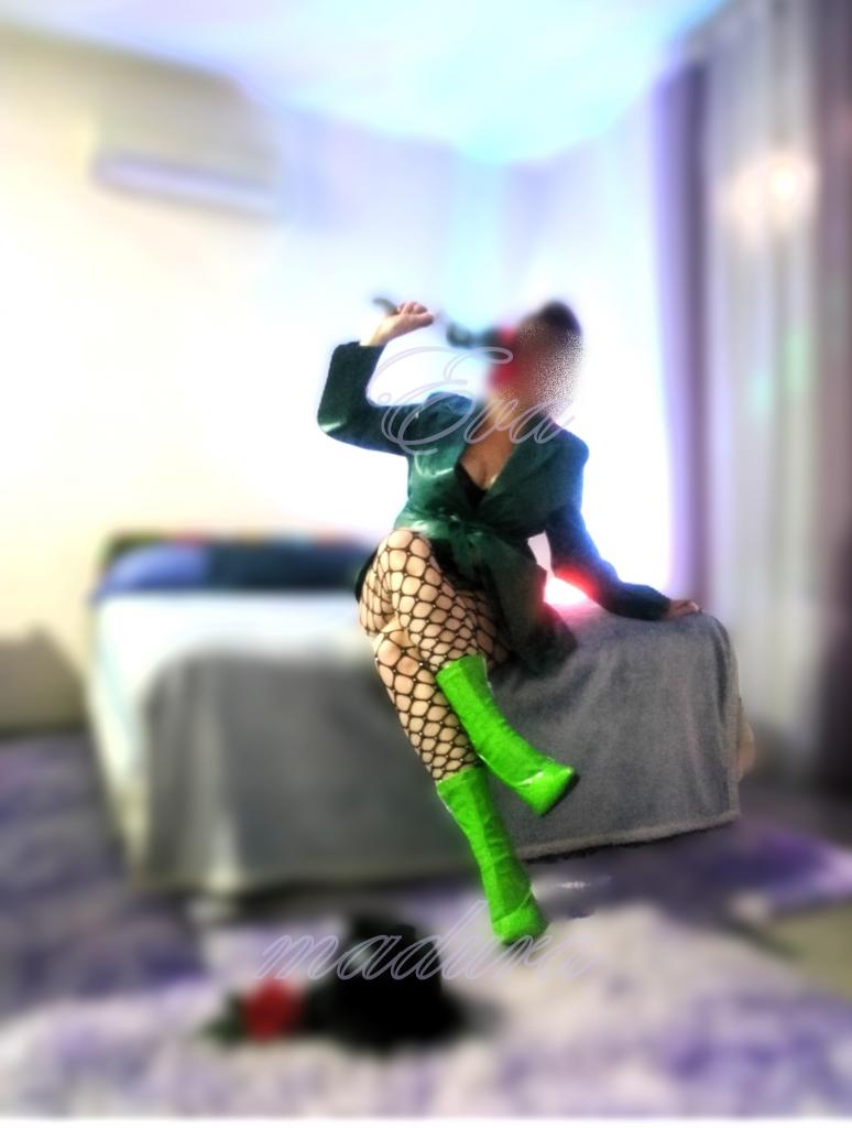 Chica busca chico en Sevilla: 