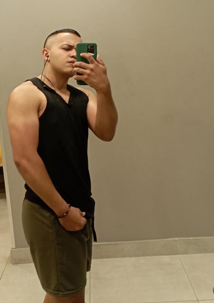 604244939: Chico busca chica en Sevilla