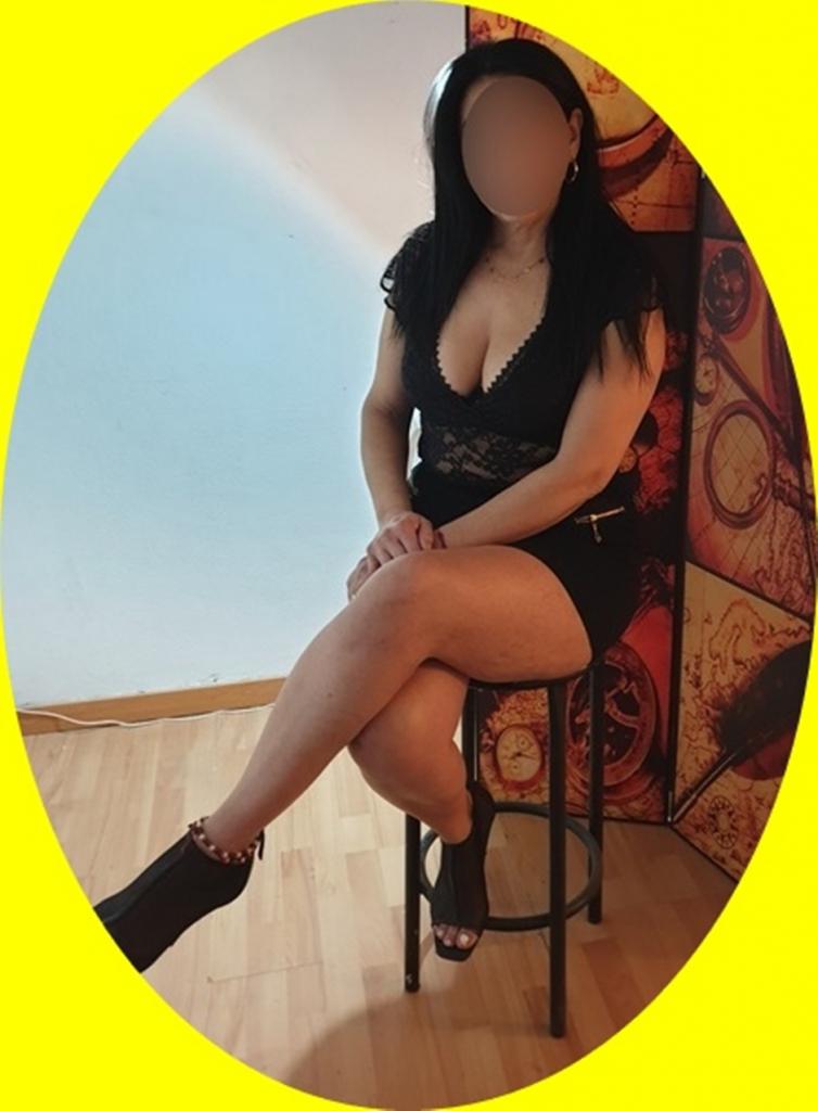 653866610: Chica busca chico en Barcelona