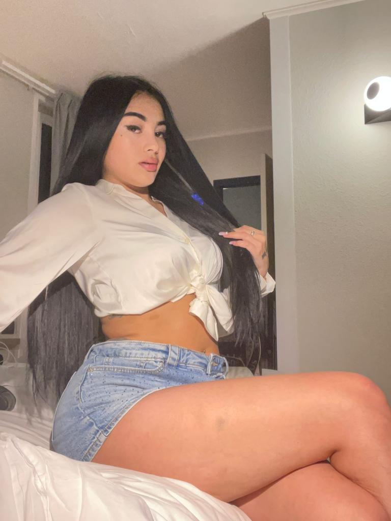 Chica busca chico en Málaga: Chica busca chico