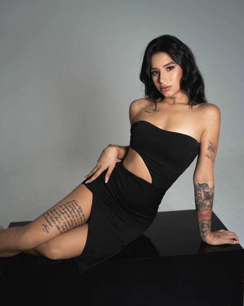 678627049: Chica busca chico en Barcelona