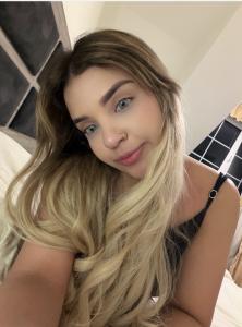 603410234: Chica busca chico en Barcelona