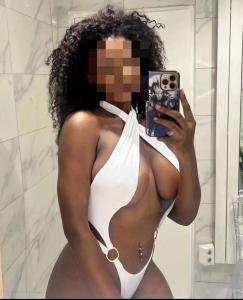 698943828: Chica busca chico en La Coruña