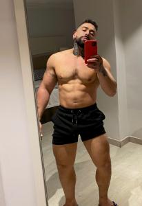 698133722: Chico busca chica en La Coruña