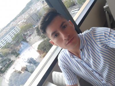 Chico busca chica en Barcelona: 