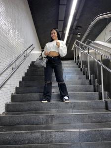 647358933: Chica busca chico en Barcelona