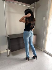 610745371: Chica busca chico en Zaragoza