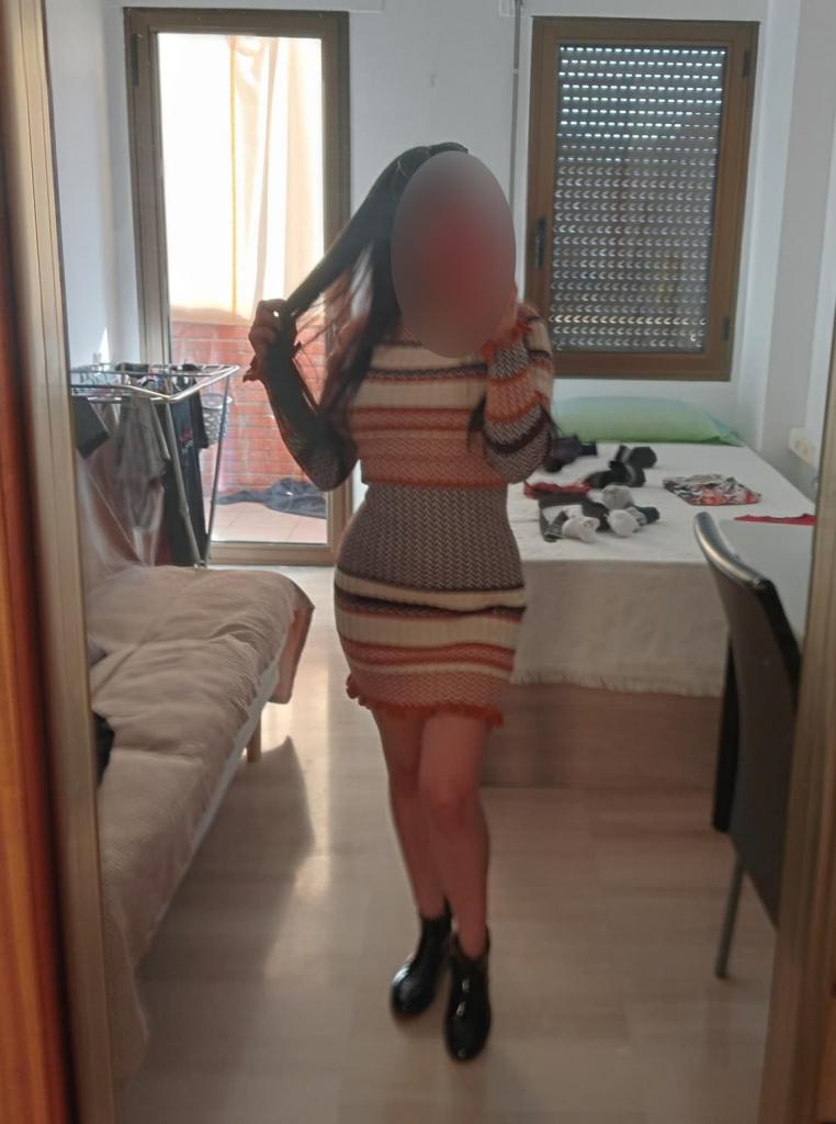 663134287: Chica busca chico en Lérida