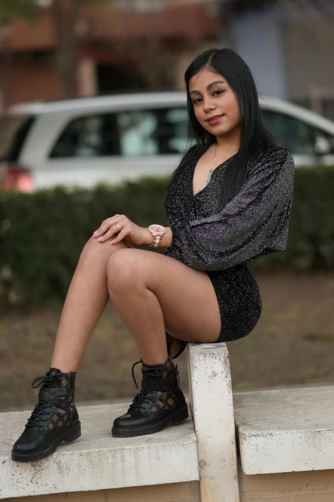 643878515: Chica busca chico en Mallorca