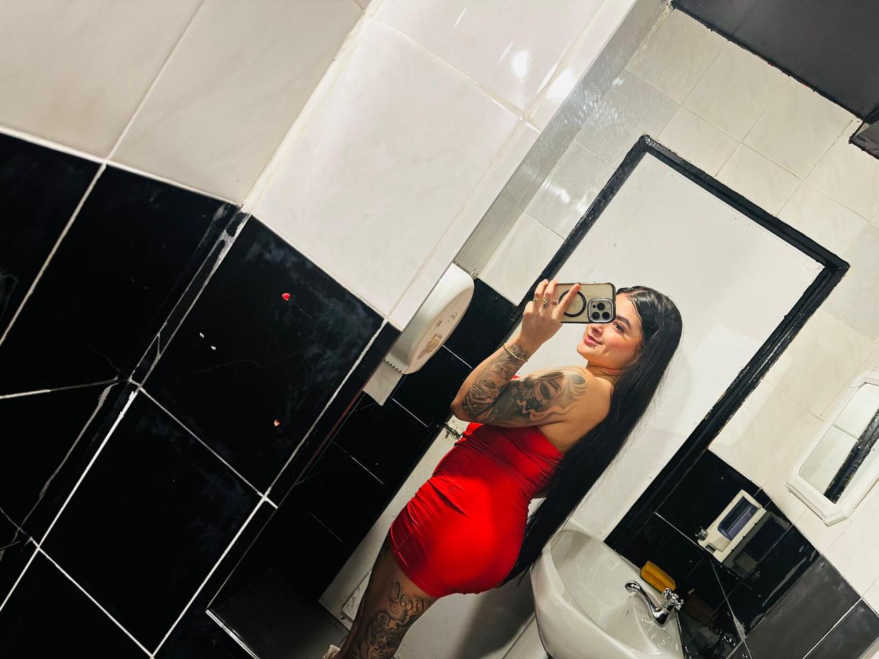 Chica busca chico en Huelva: Chica busca chico