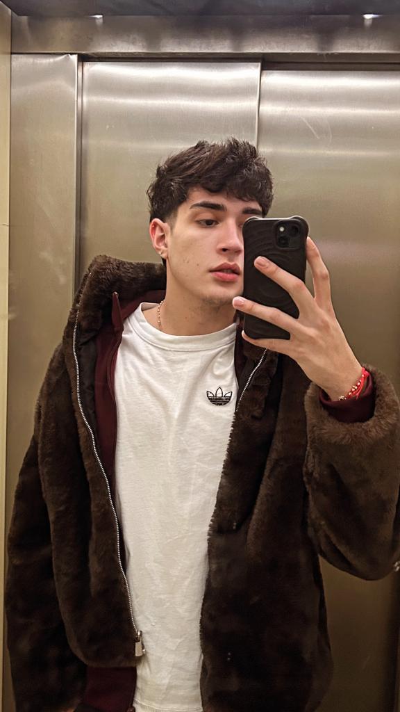 614608032: Chico busca chica en Málaga