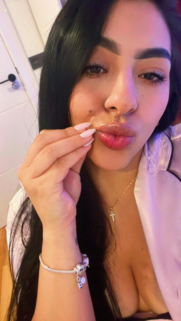 657629786: Chica busca chico en Orense