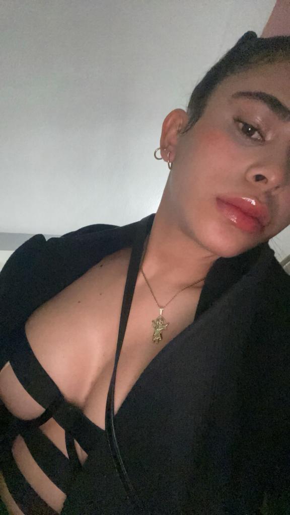 677726474: Chica busca chico en Almería